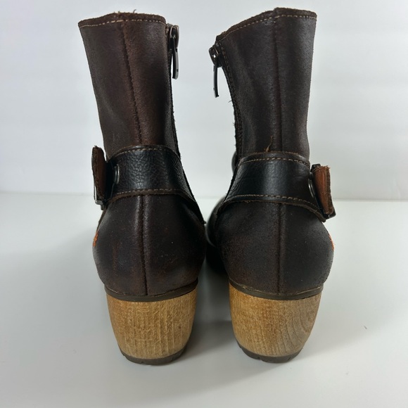 The Art Company Women Brown Leather Ankle Booties, Style 516 - Picture 13 of 14
